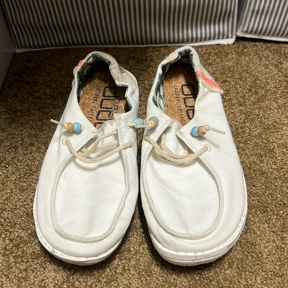 Women’s Cream Hey Dudes